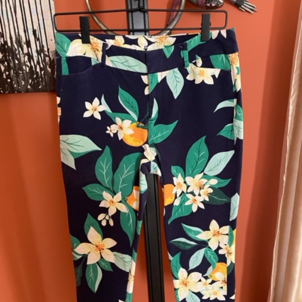 Floral print skinny pixie capris, cute & comfortable